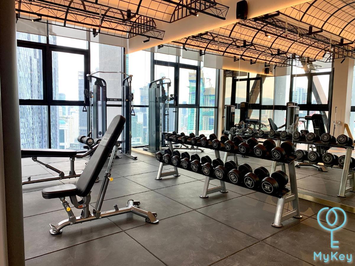 Scarletz Suites Klcc By Mykey Global Kuala Lumpur Esterno foto The gym at the 10th floor