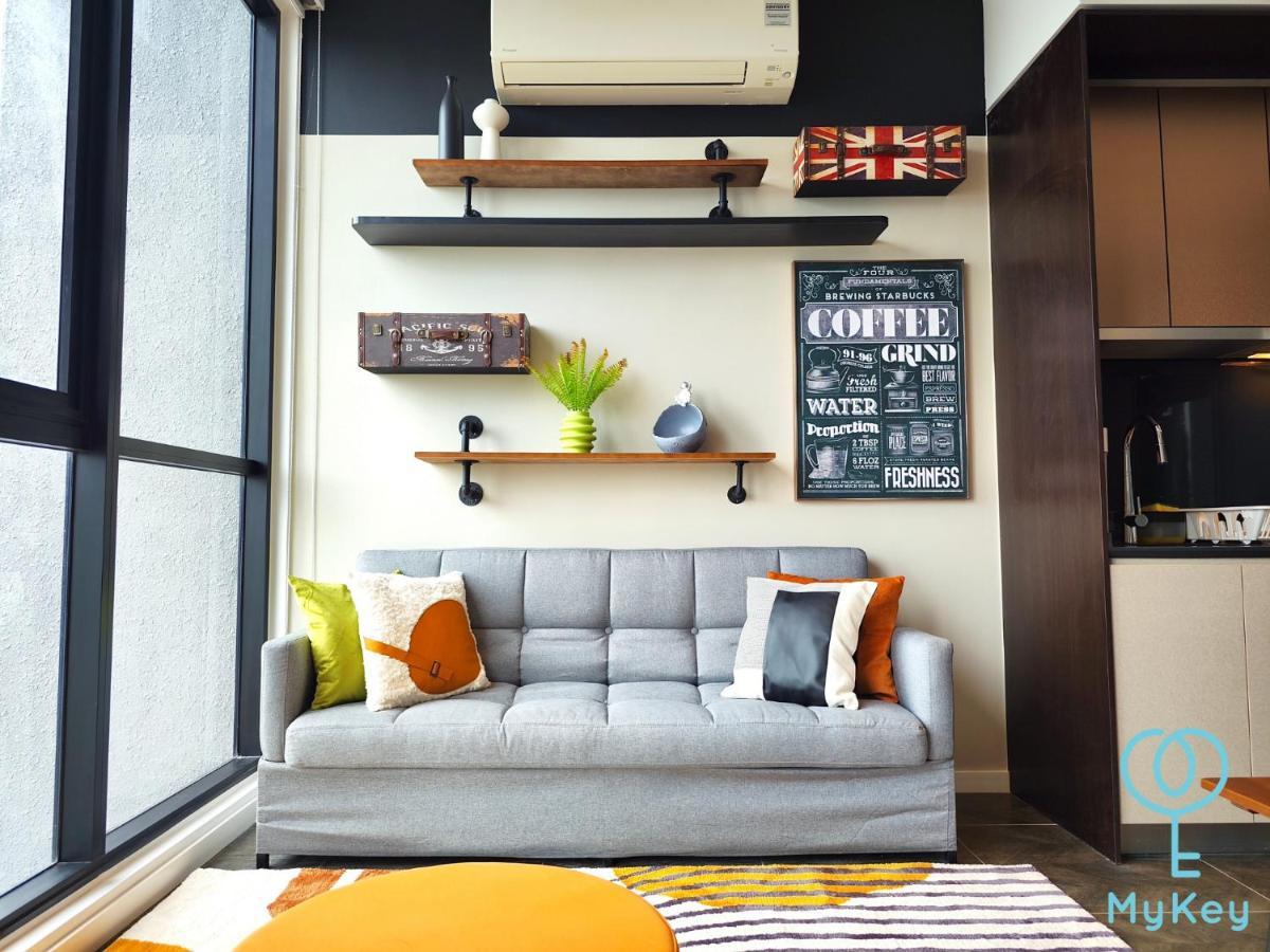 Scarletz Suites Klcc By Mykey Global Kuala Lumpur Esterno foto A micro apartment in Hong Kong