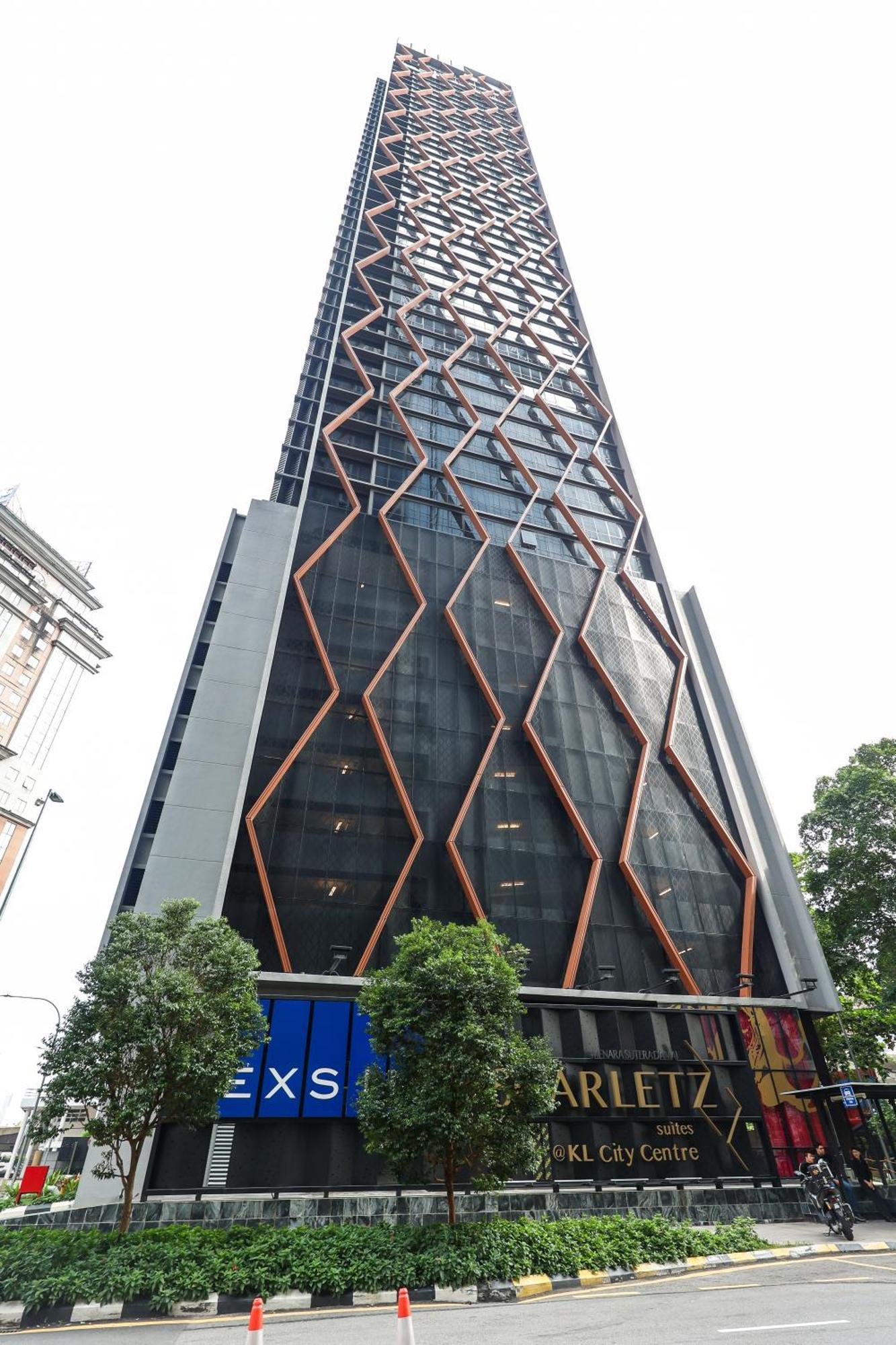 Scarletz Suites Klcc By Mykey Global Kuala Lumpur Esterno foto The building's facade